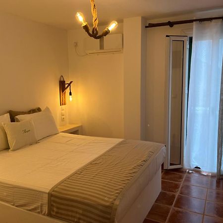 Astrio Suites Livadi  ภายนอก รูปภาพ