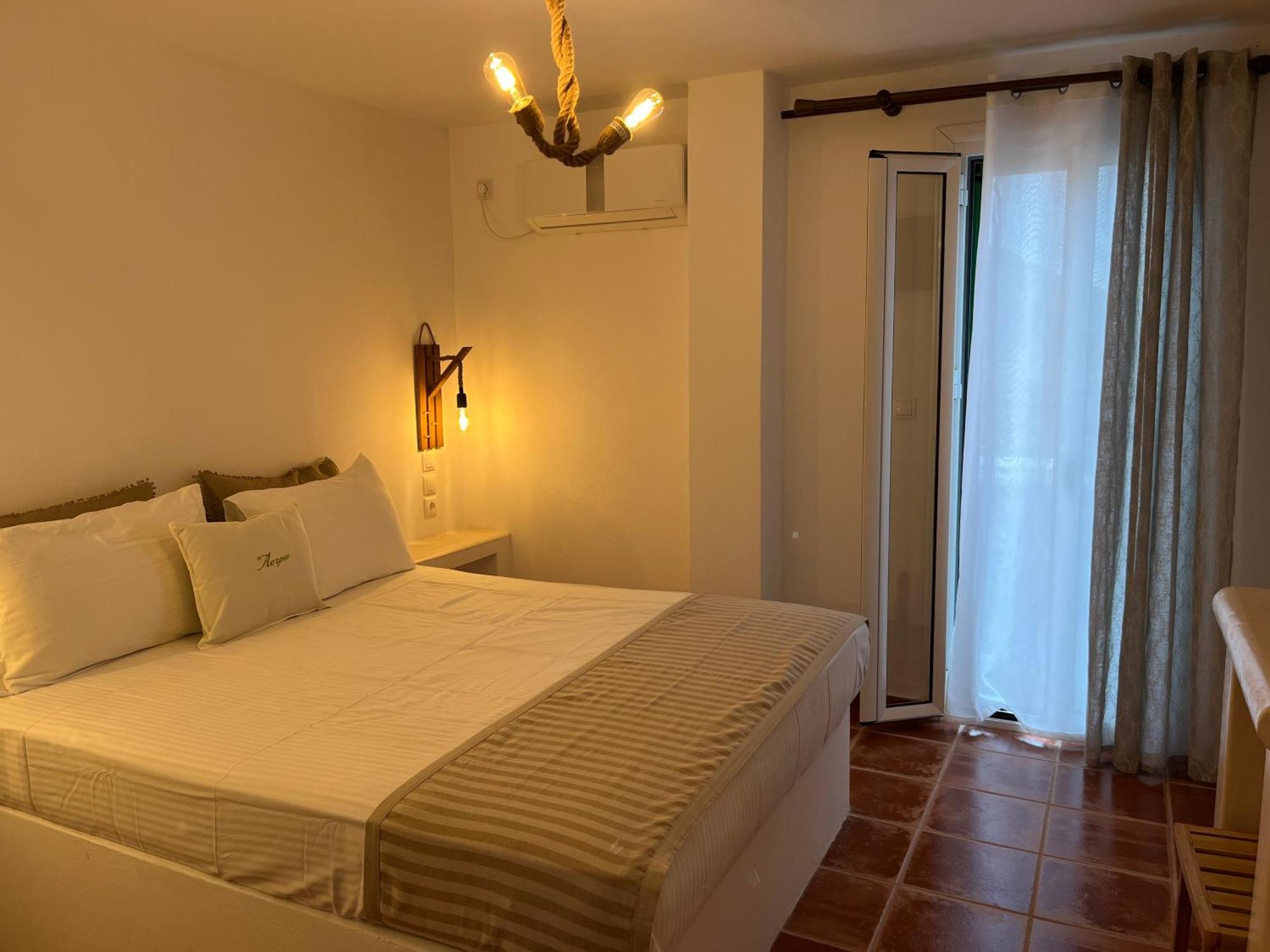 Astrio Suites Livadi  ภายนอก รูปภาพ